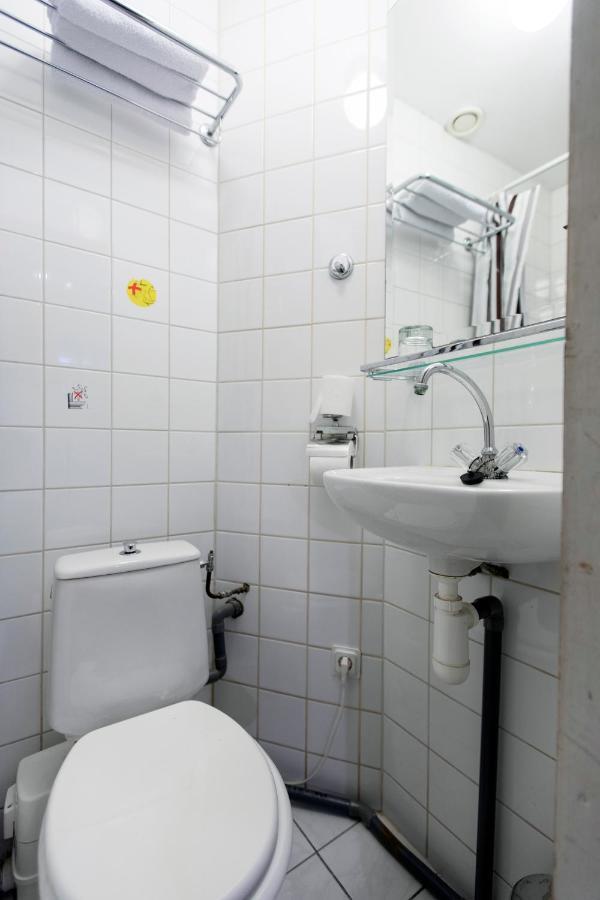 Budget Eenpersoonskamer (deze kamer heeft een gedeelde badkamer)