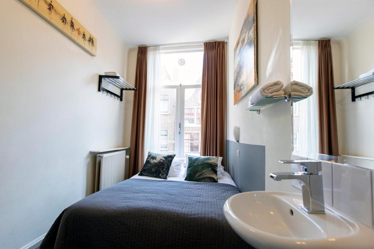 Tweepersoonskamer met Gedeelde Badkamer