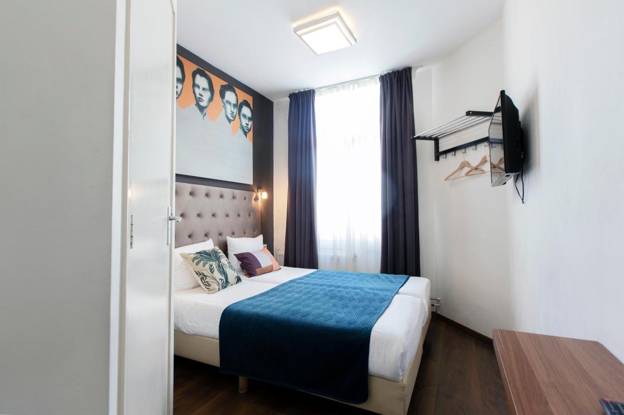 Tweepersoonskamer met 2 Aparte Bedden