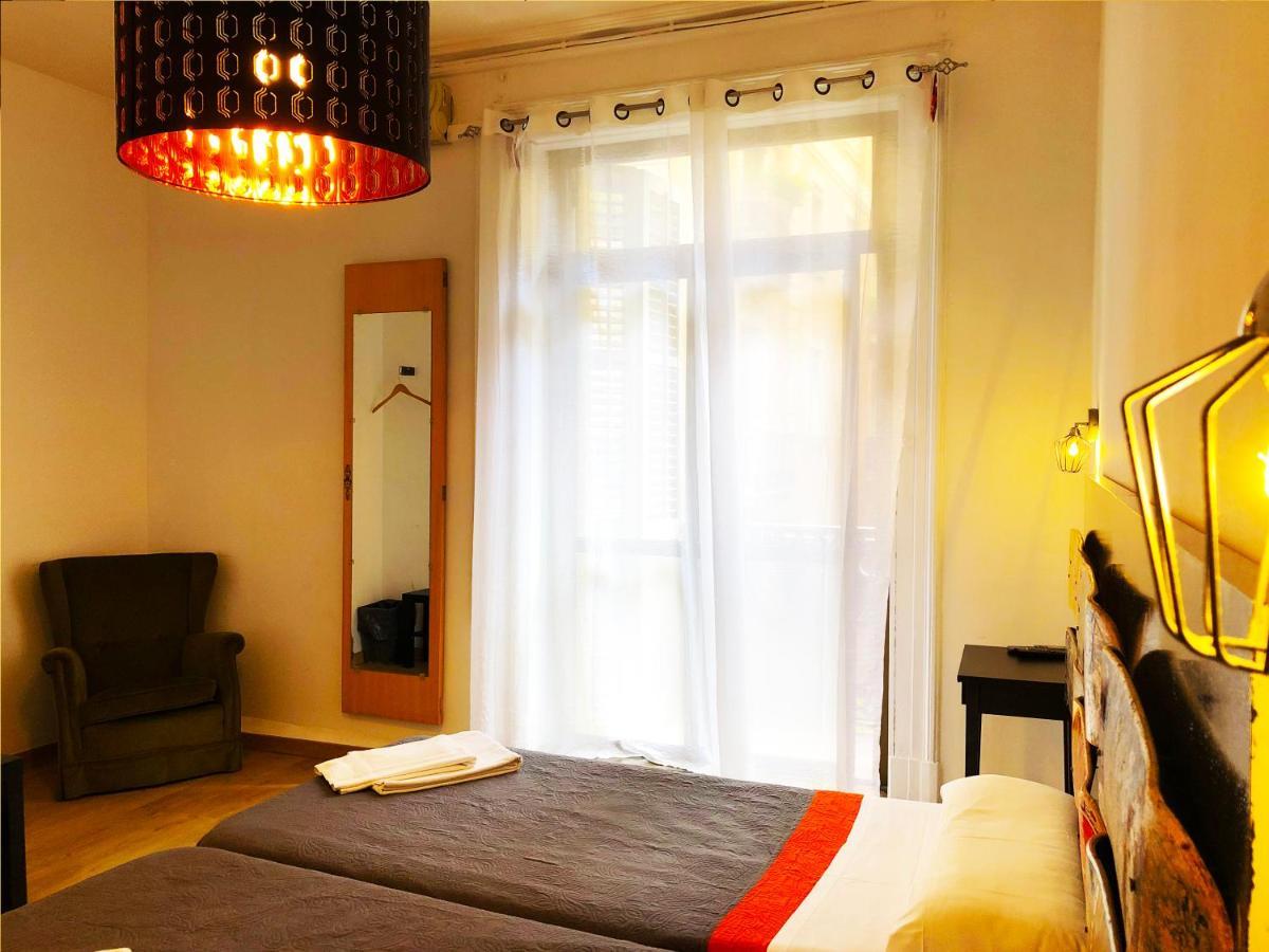 Tweepersoonskamer met 2 Aparte Bedden