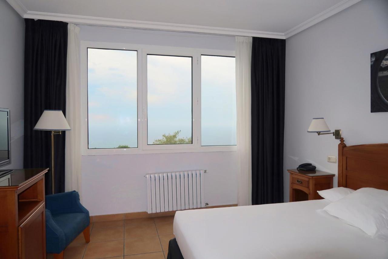 Double or Twin Room Sea View