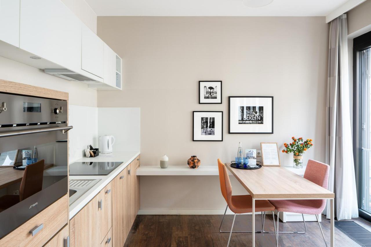 Extra Large Studio with Kitchen