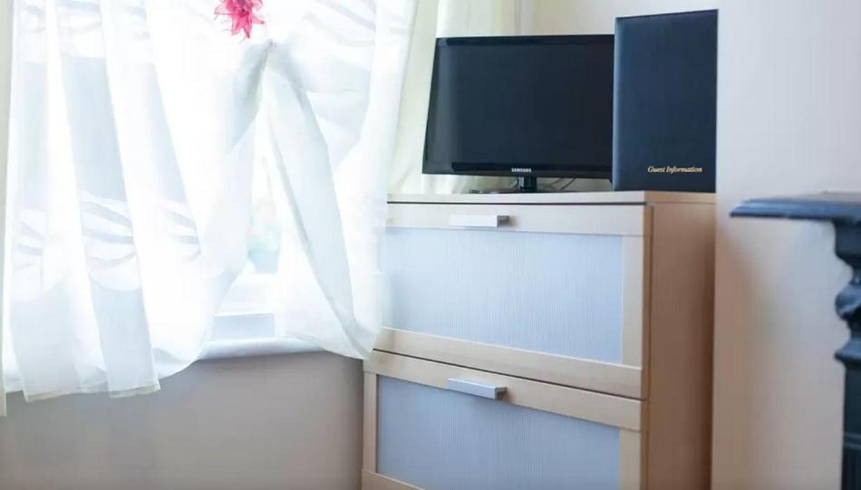 Tweepersoonskamer met Gedeelde Badkamer