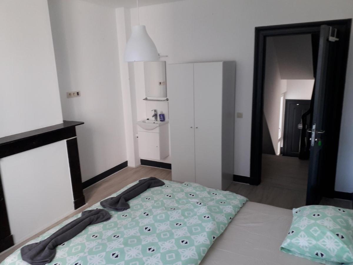 Standaard Tweepersoonskamer met Gedeelde Badkamer