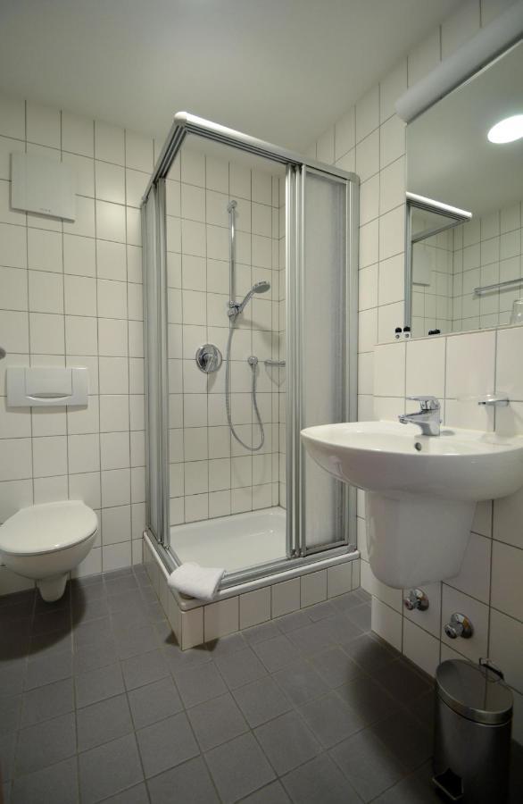 Tweepersoonskamer met 1 of 2 Bedden - Douche