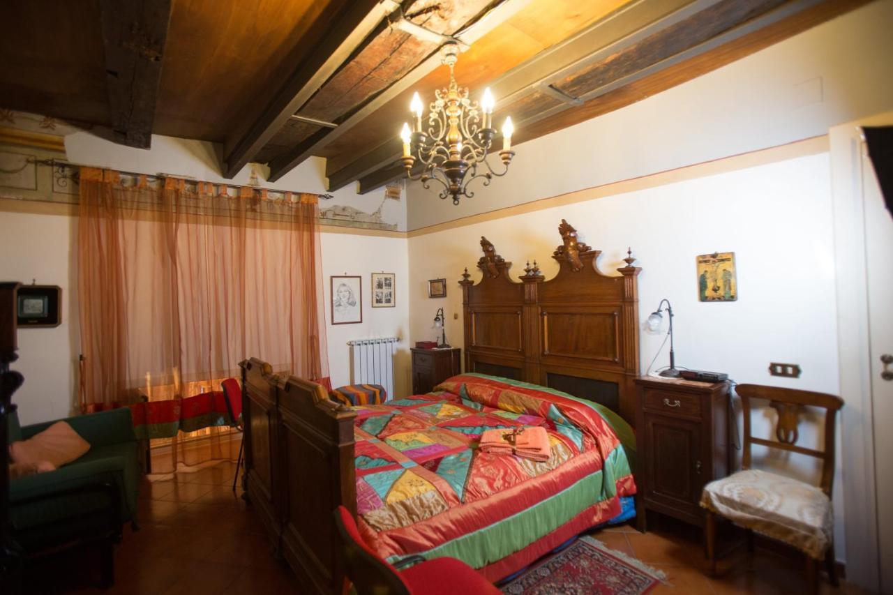 Vierpersoonskamer met Eigen Externe Badkamer