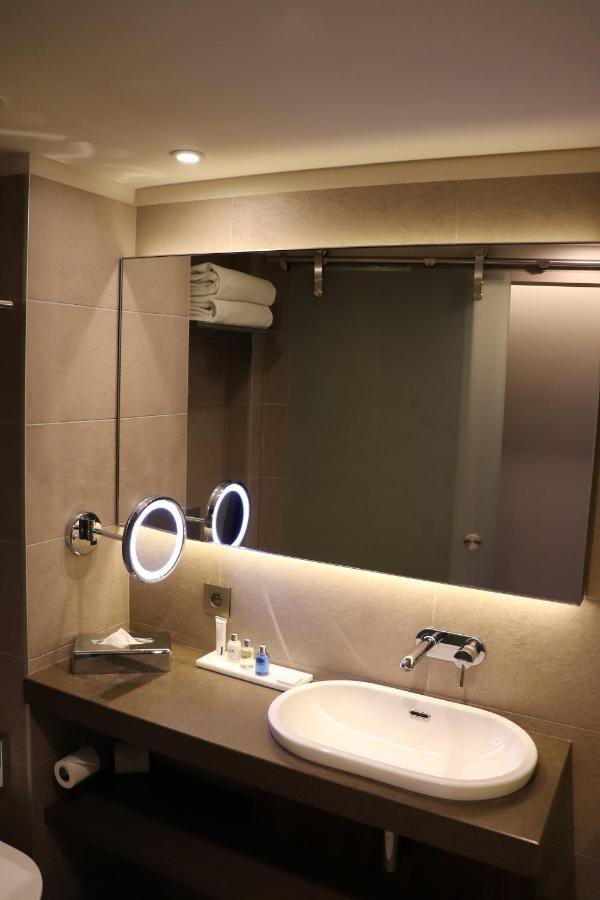 Superior Kamer met Queensize Bed en Uitzicht op de Monts d'Or