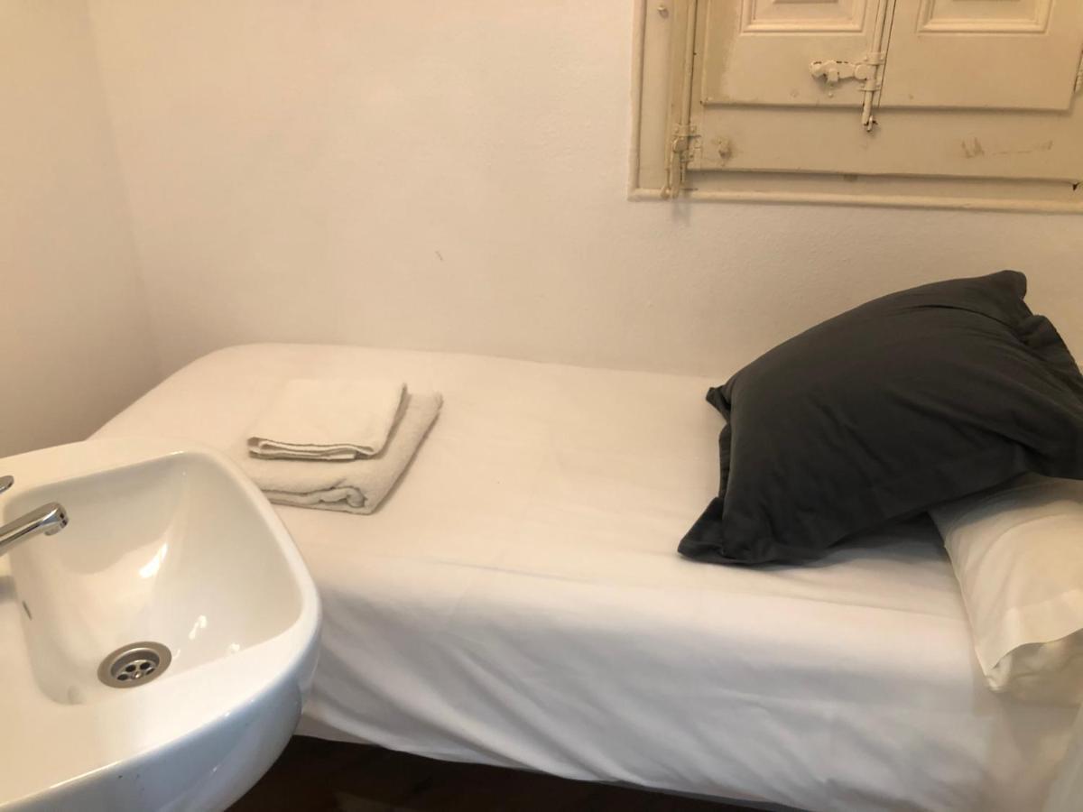 Single Room Private External Bathroom,1066122094:JPEG