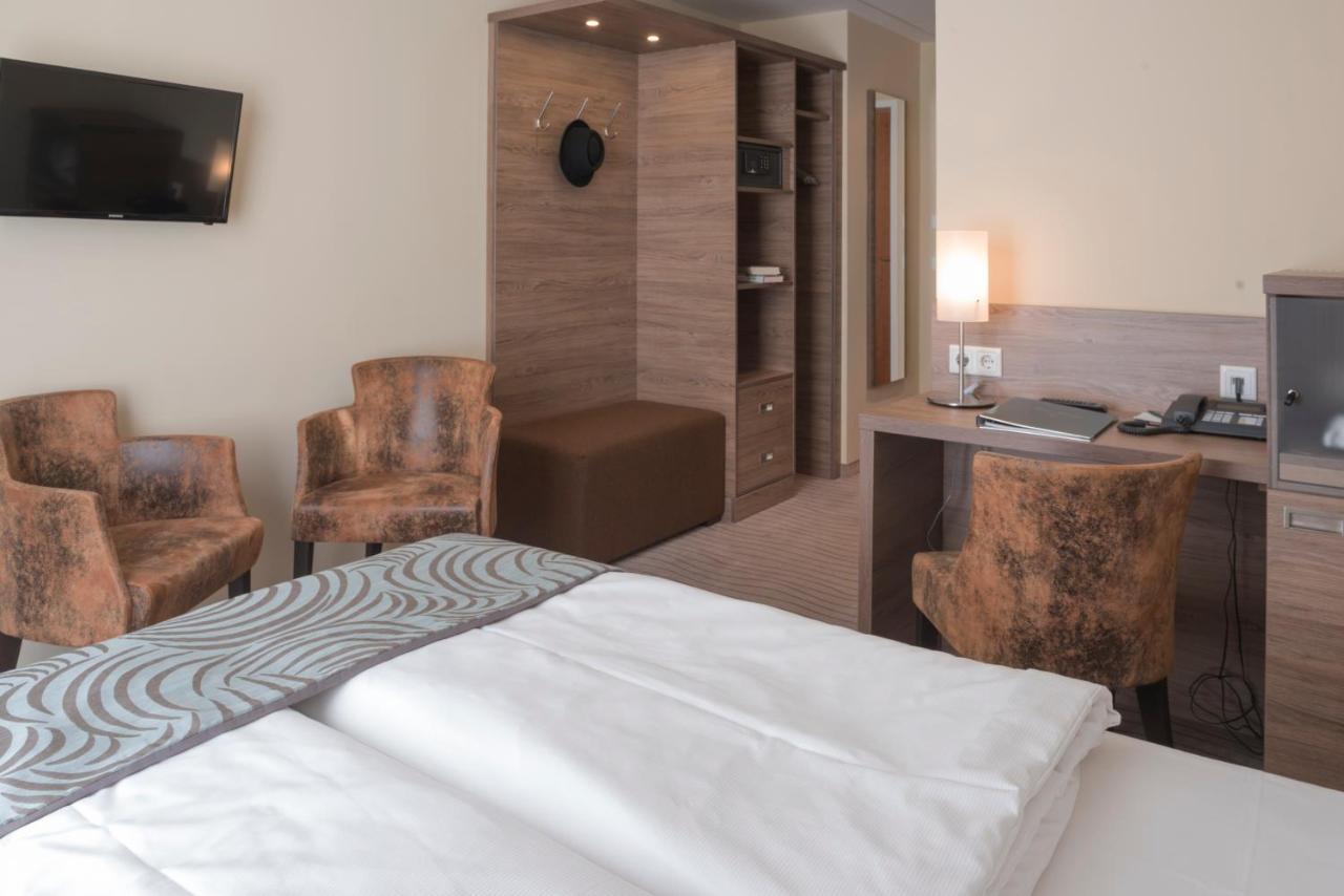 Kleine Kamer met Queensize Bed en Airconditioning
