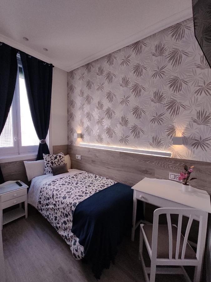 Single Room Balcony
