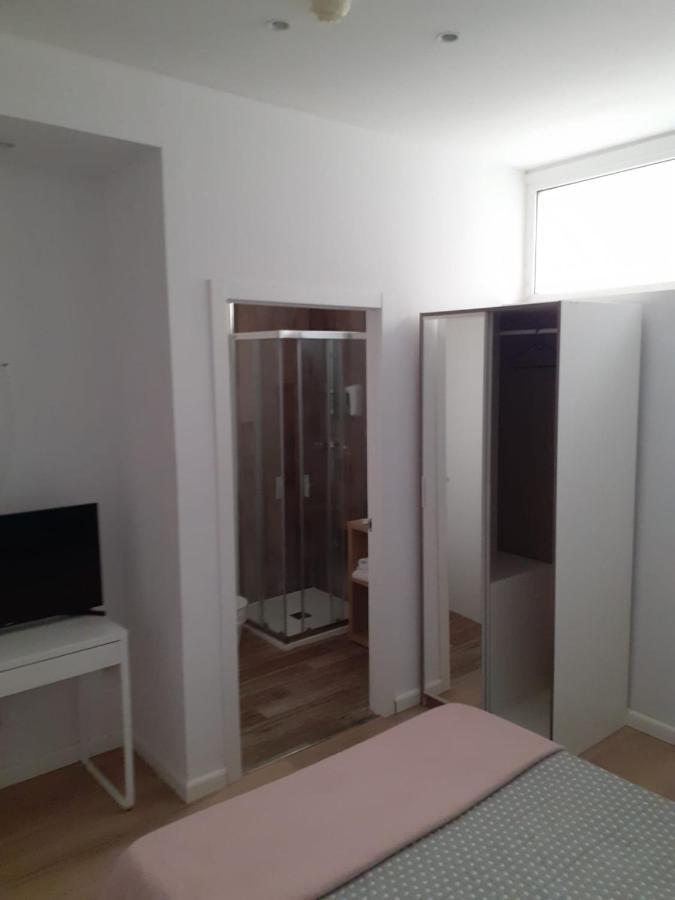 Single Room Private Bathroom