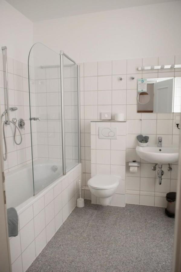 Vierpersoonskamer met Gedeelde Badkamer