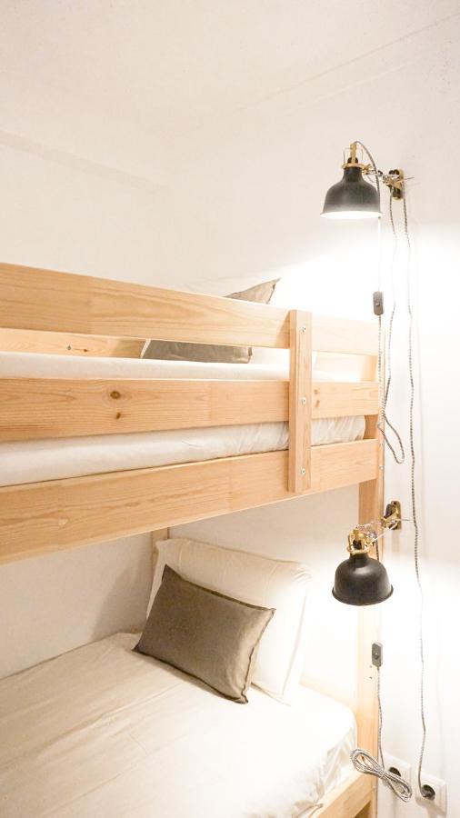 Kamer met Stapelbed en Gedeelde Badkamer