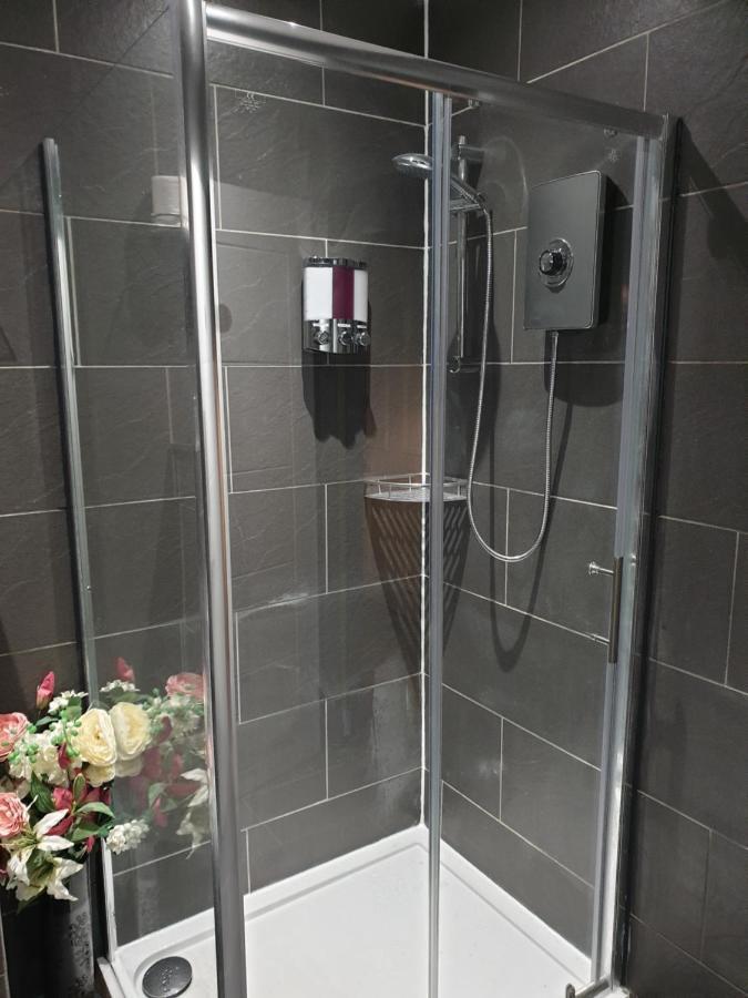 Budget Tweepersoonskamer met Eigen Externe Badkamer