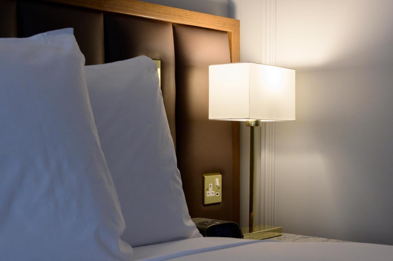 Executive King Room River View Converts to Twin Beds