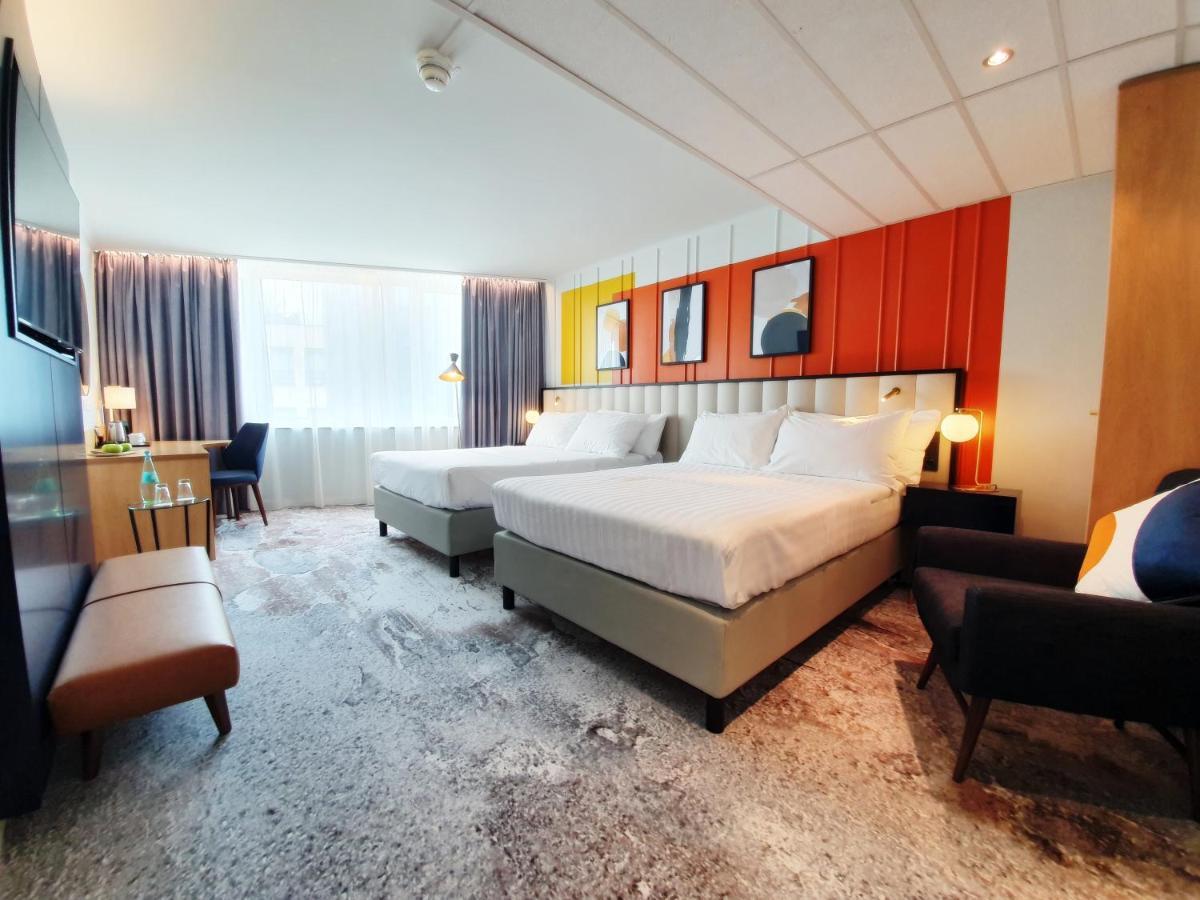 Premium Queen Room with Two Queen Beds,1276858987:JPEG