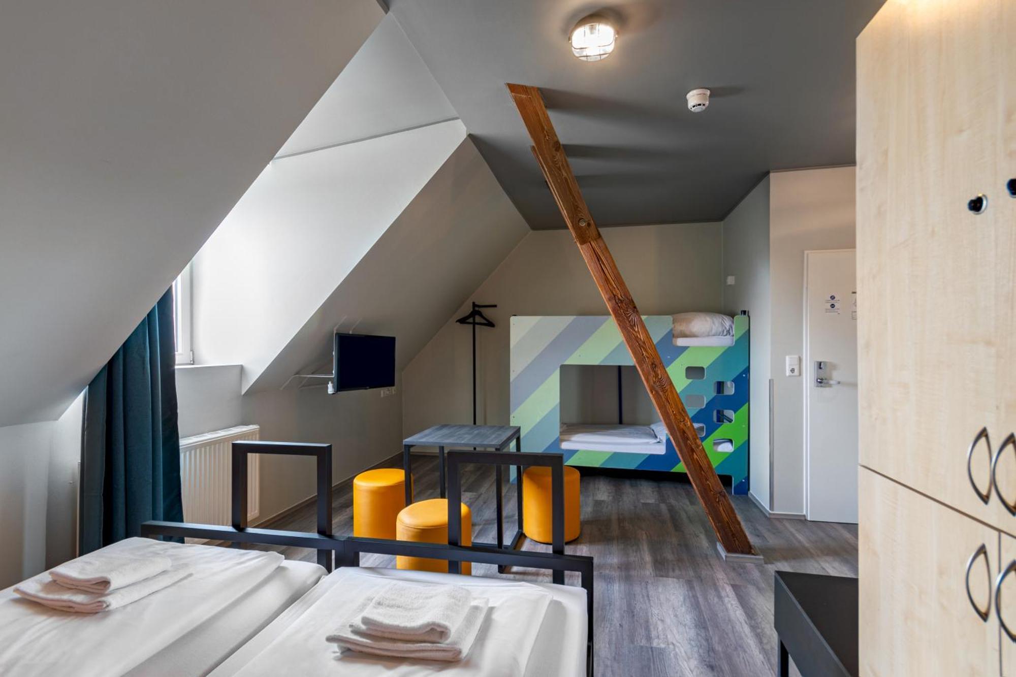 Familiekamer (2 Volwassenen + 2 Kinderen)
