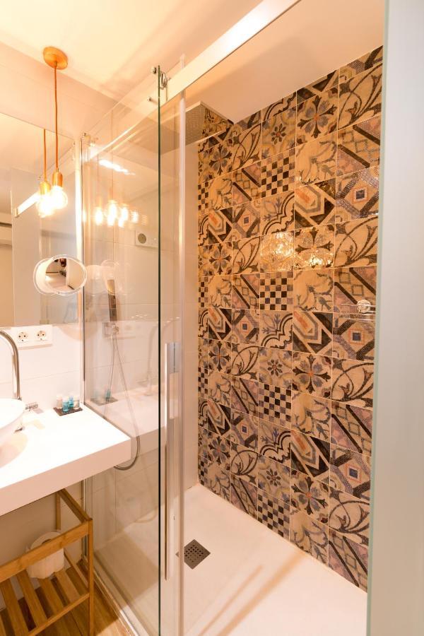 Single Room Private Bathroom