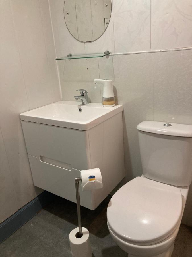 Triple Room Shower