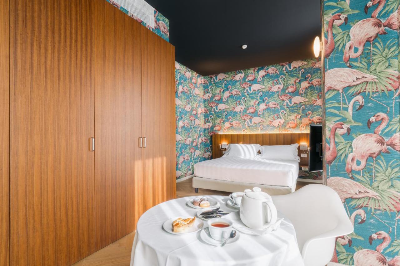 King Suite with Living Room and Sofa - Non-Smoking