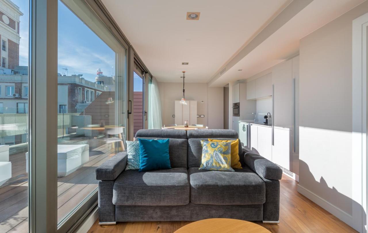 City-View 1 Bedroom Apartment terrace