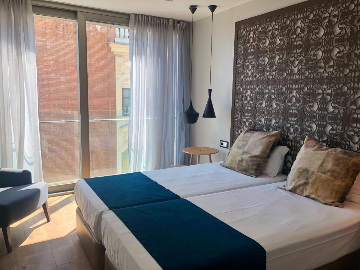 City-View 2 Bedroom Apartment terrace