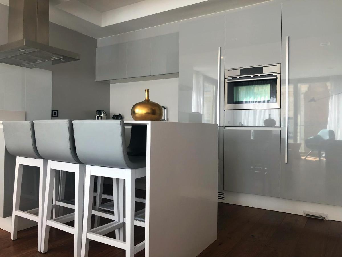 City-View 2 Bedroom Apartment terrace