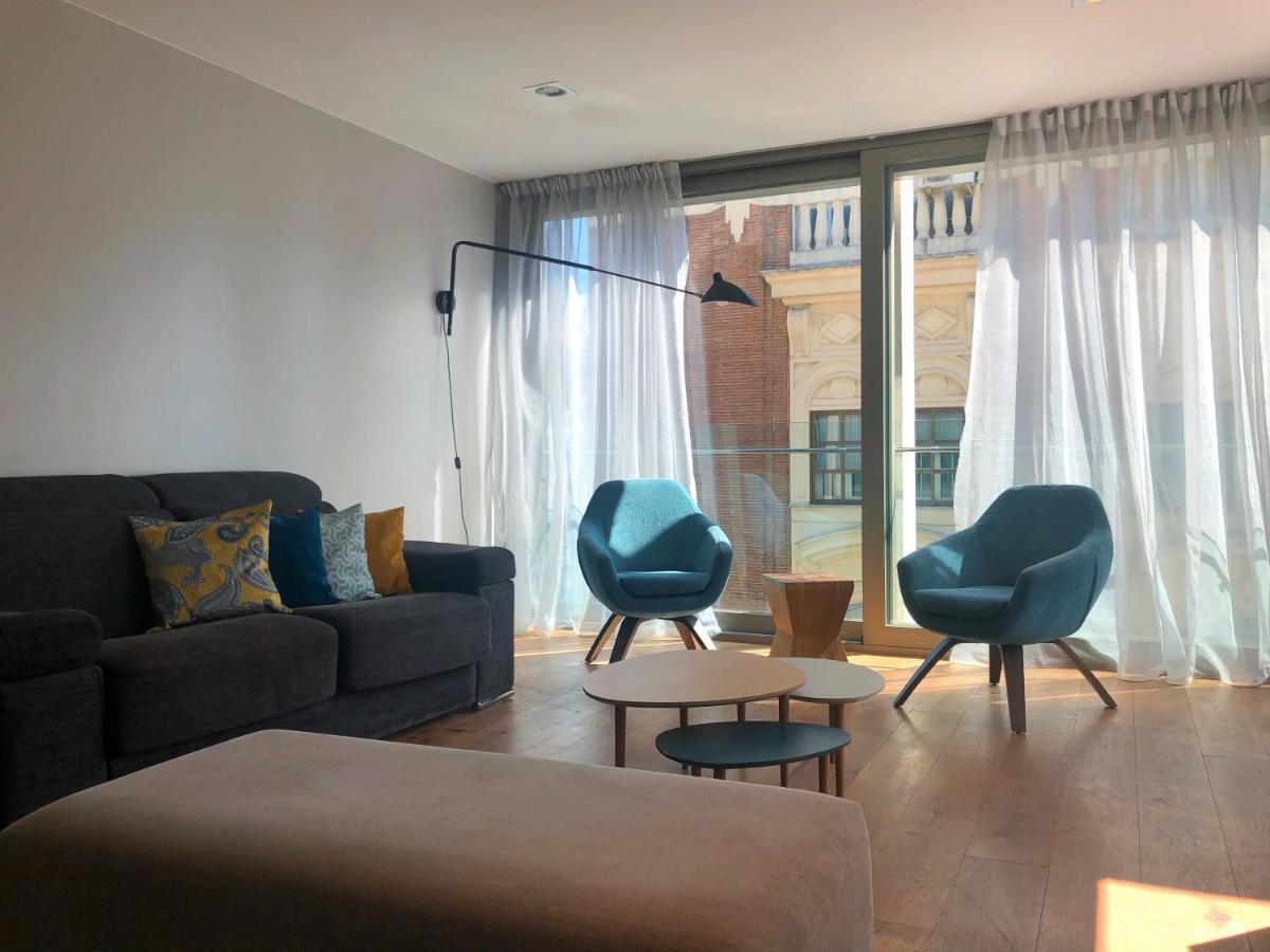 City-View 2 Bedroom Apartment terrace