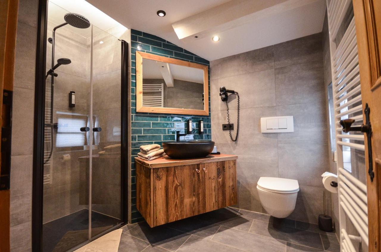 Double or Twin Room Shower