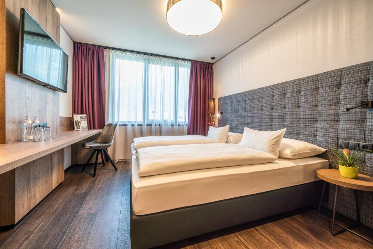 Double Room Mountain View