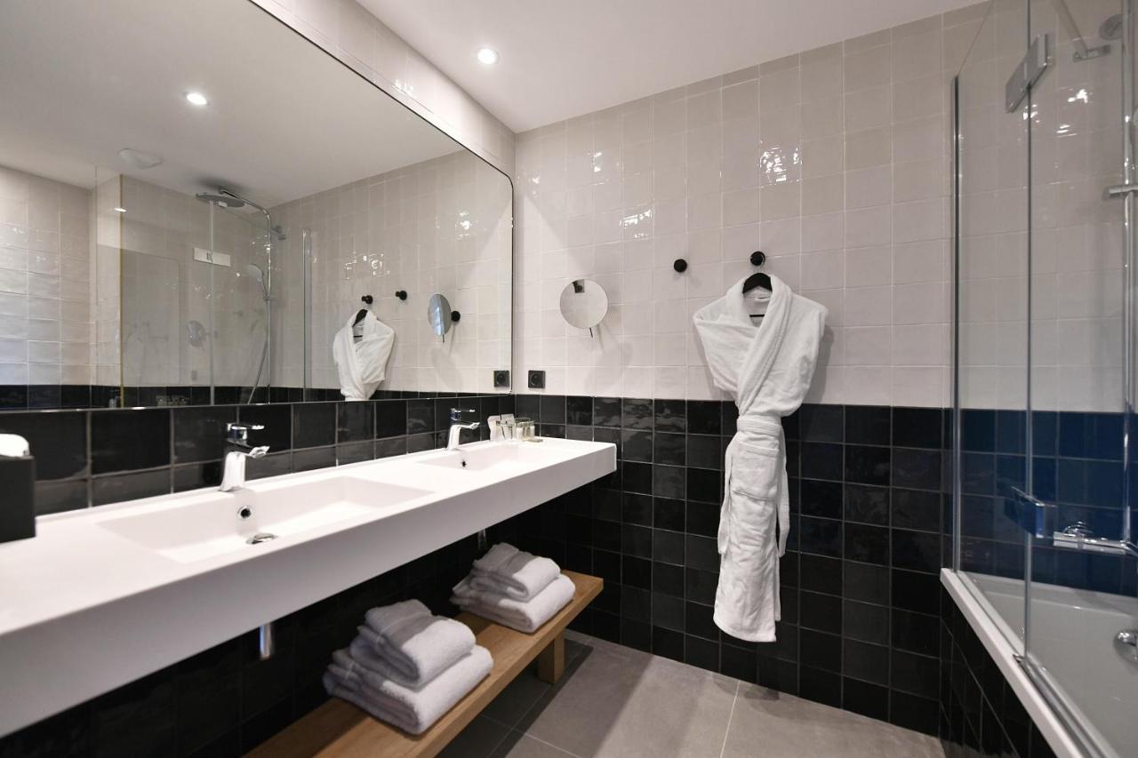 Deluxe Suite - 1 Kingsize Bed en 2 Slaapbanken voor 1 Persoon