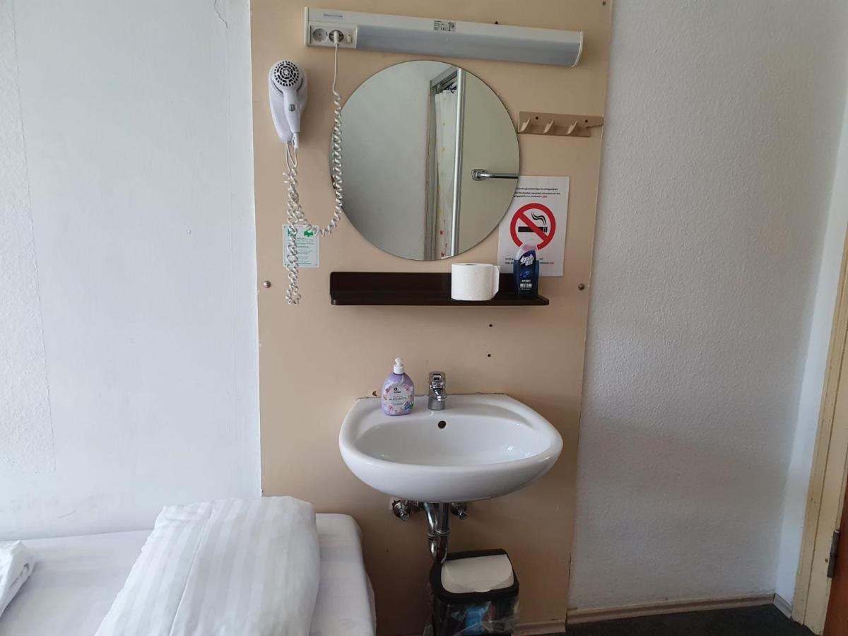 Driepersoonskamer met Eigen Externe Badkamer
