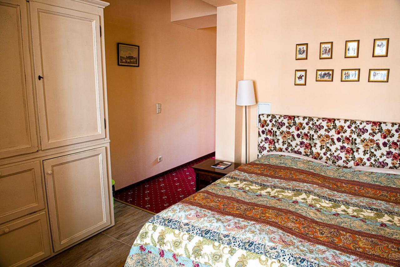Studio met Queensize Bed