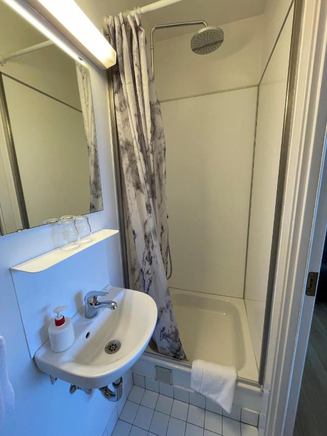 Twin Room Private Bathroom