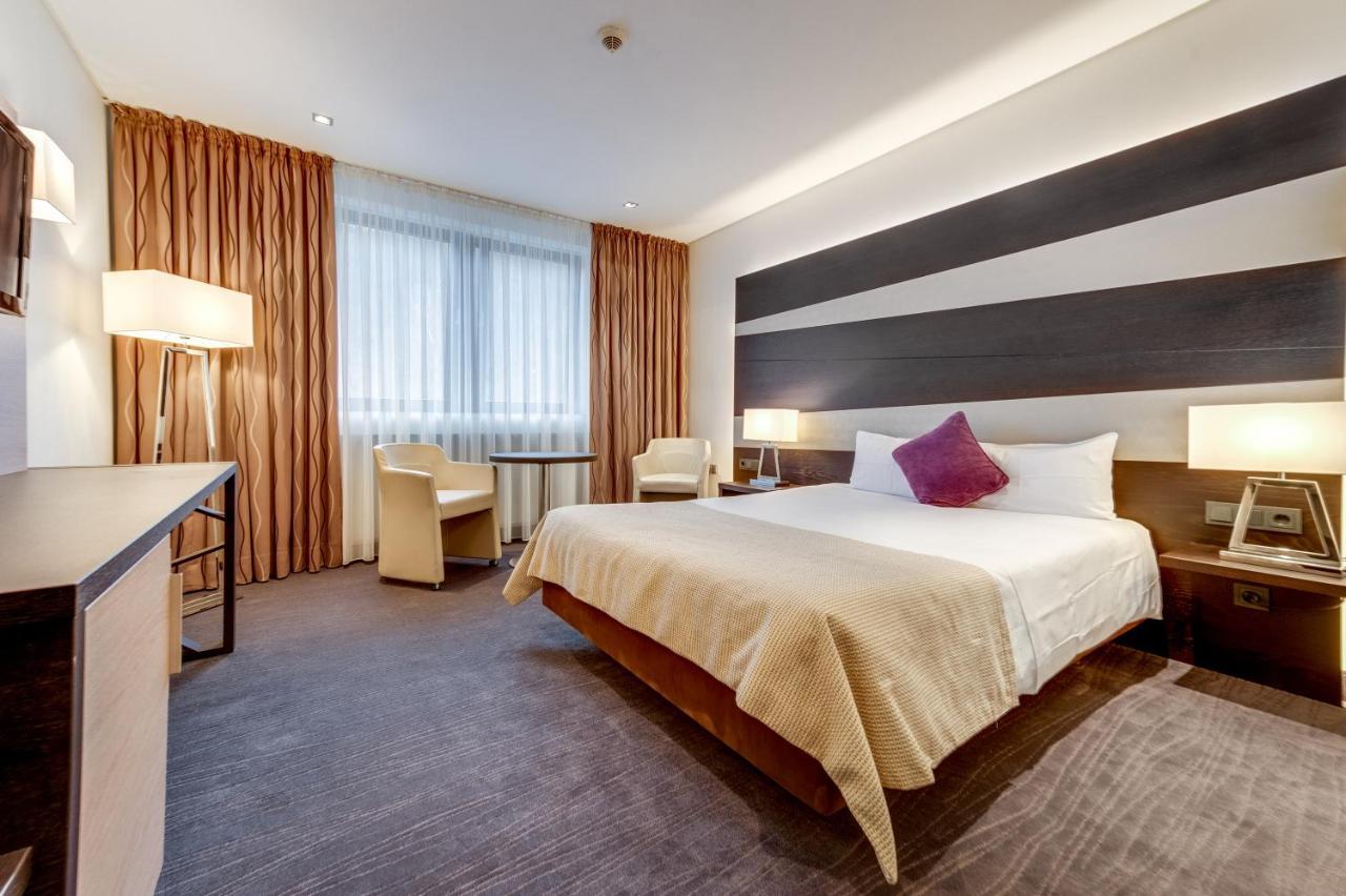 Discovery Superior Room