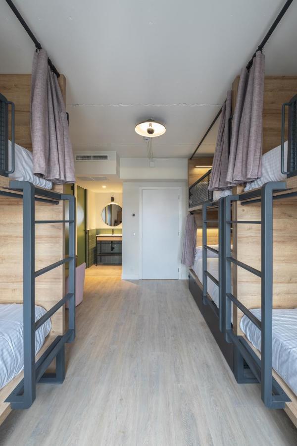 Bed op een Vrouwenslaapzaal met 6 Bedden
