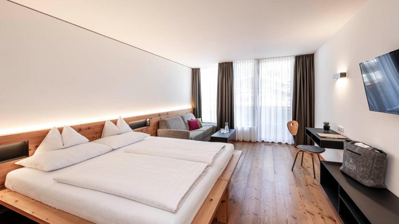 Double Room L Balcony