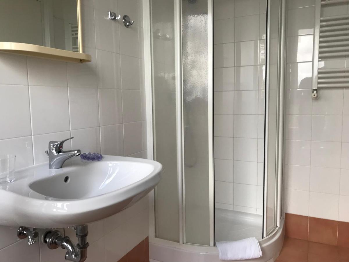 Driepersoonskamer met Eigen Badkamer