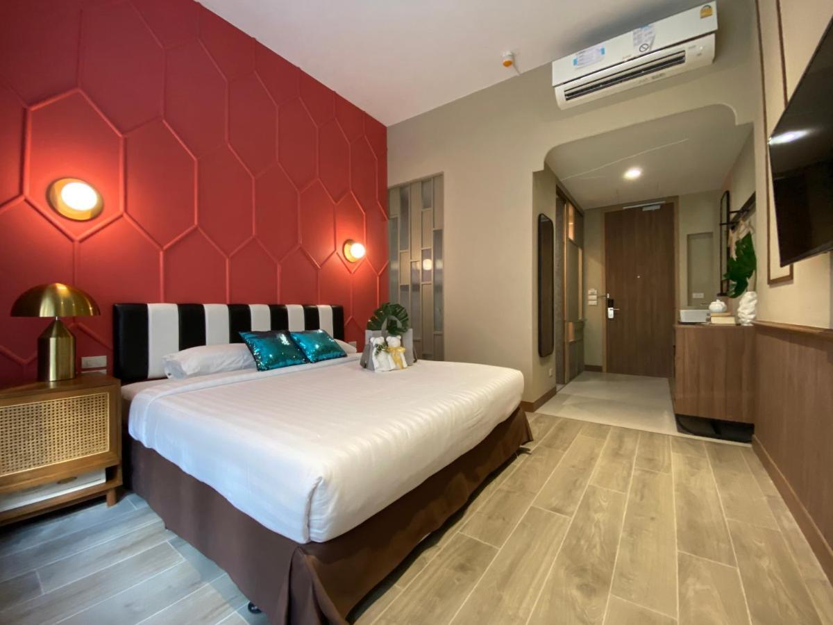 Premier Room Bathtub