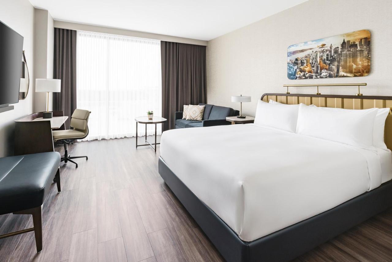 Kamer met Kingsize Bed en Uitzicht op de Stad