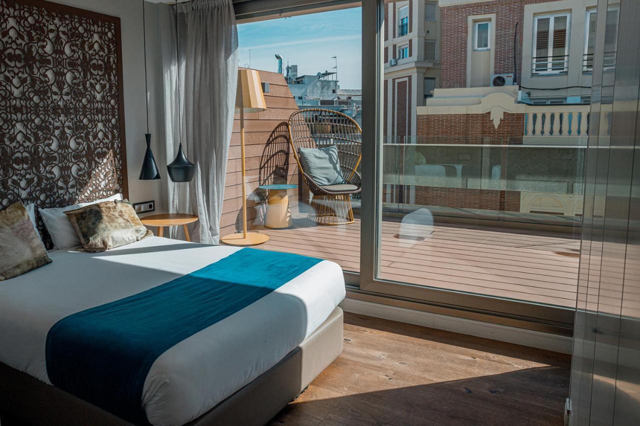 City-View 2 Bedroom Apartment terrace
