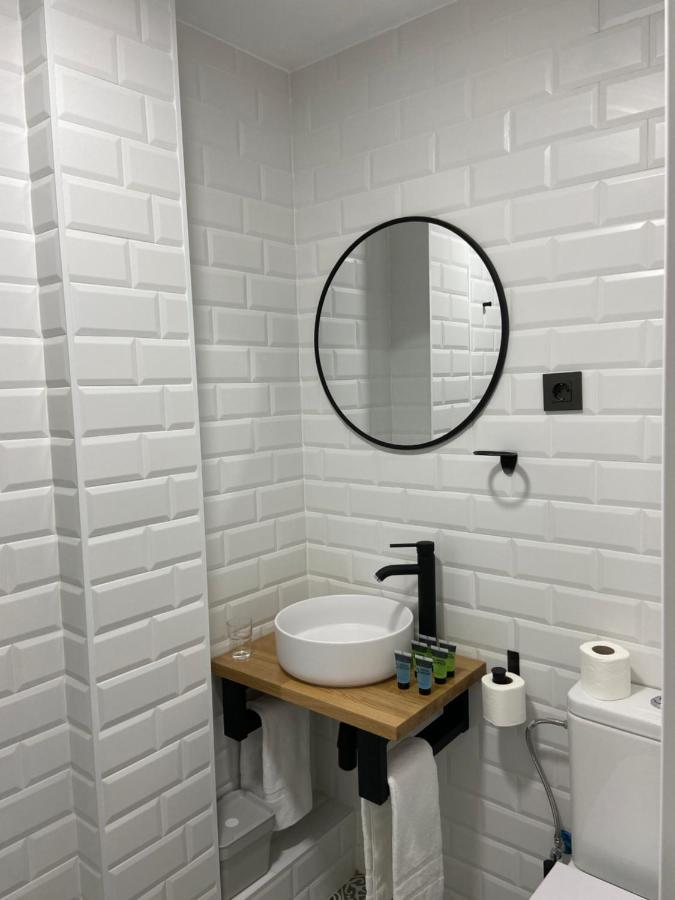 Family Room Private Bathroom