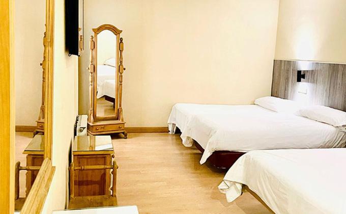 Quadruple Room Private Bathroom