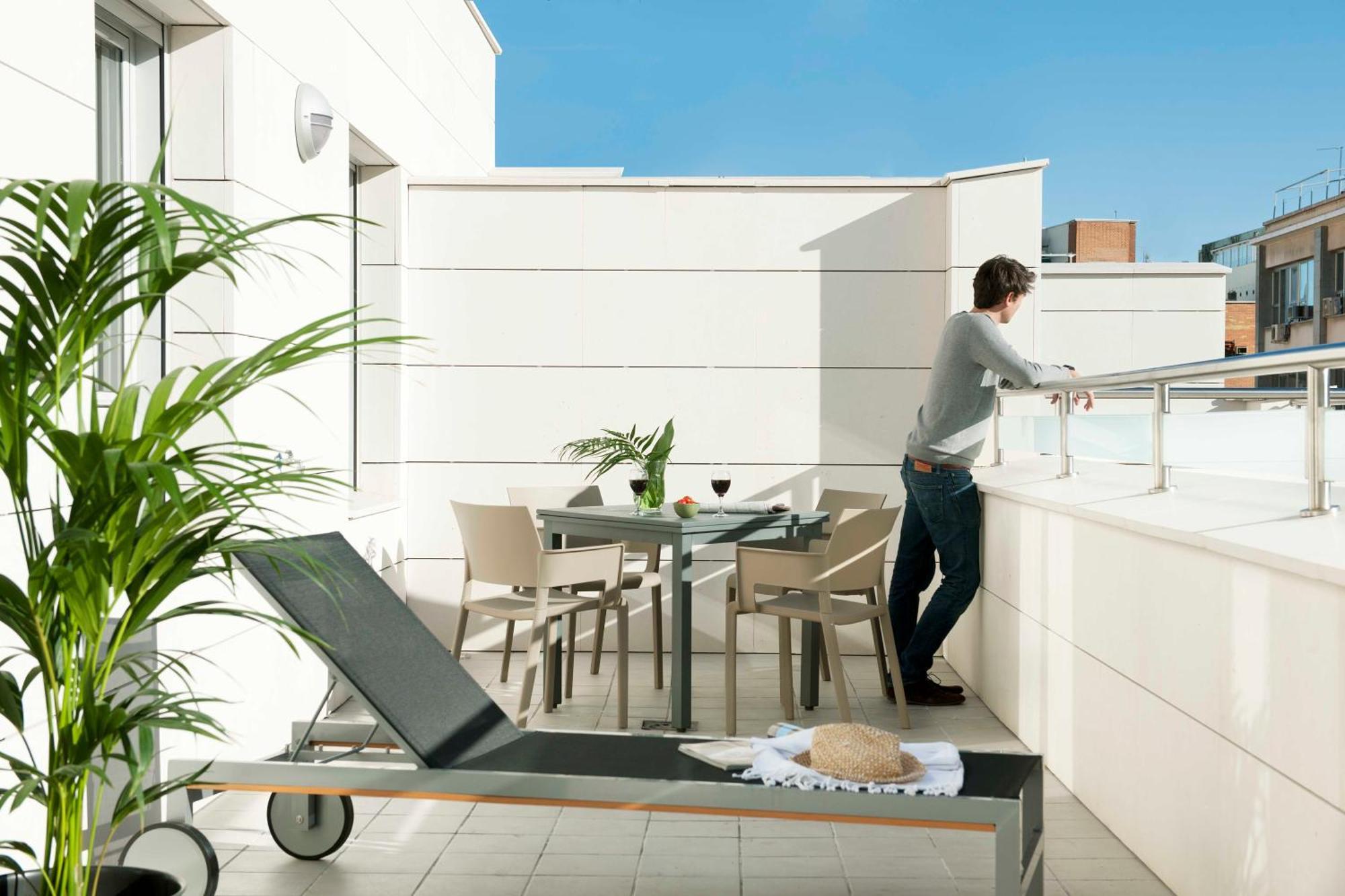 One-Bedroom Apartment Terrace