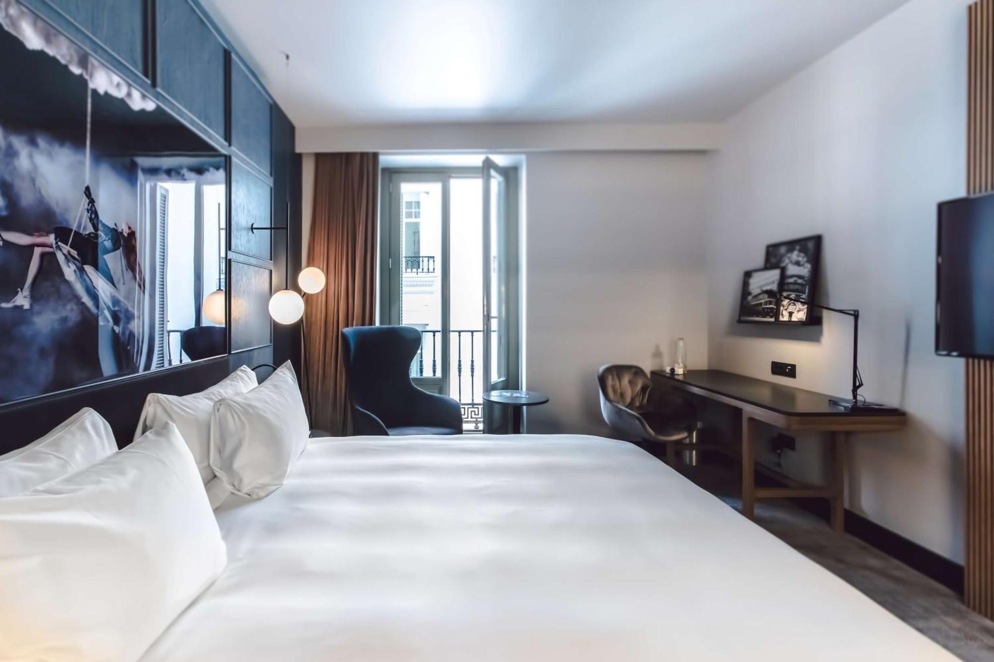 Premium Room Balcony Square View