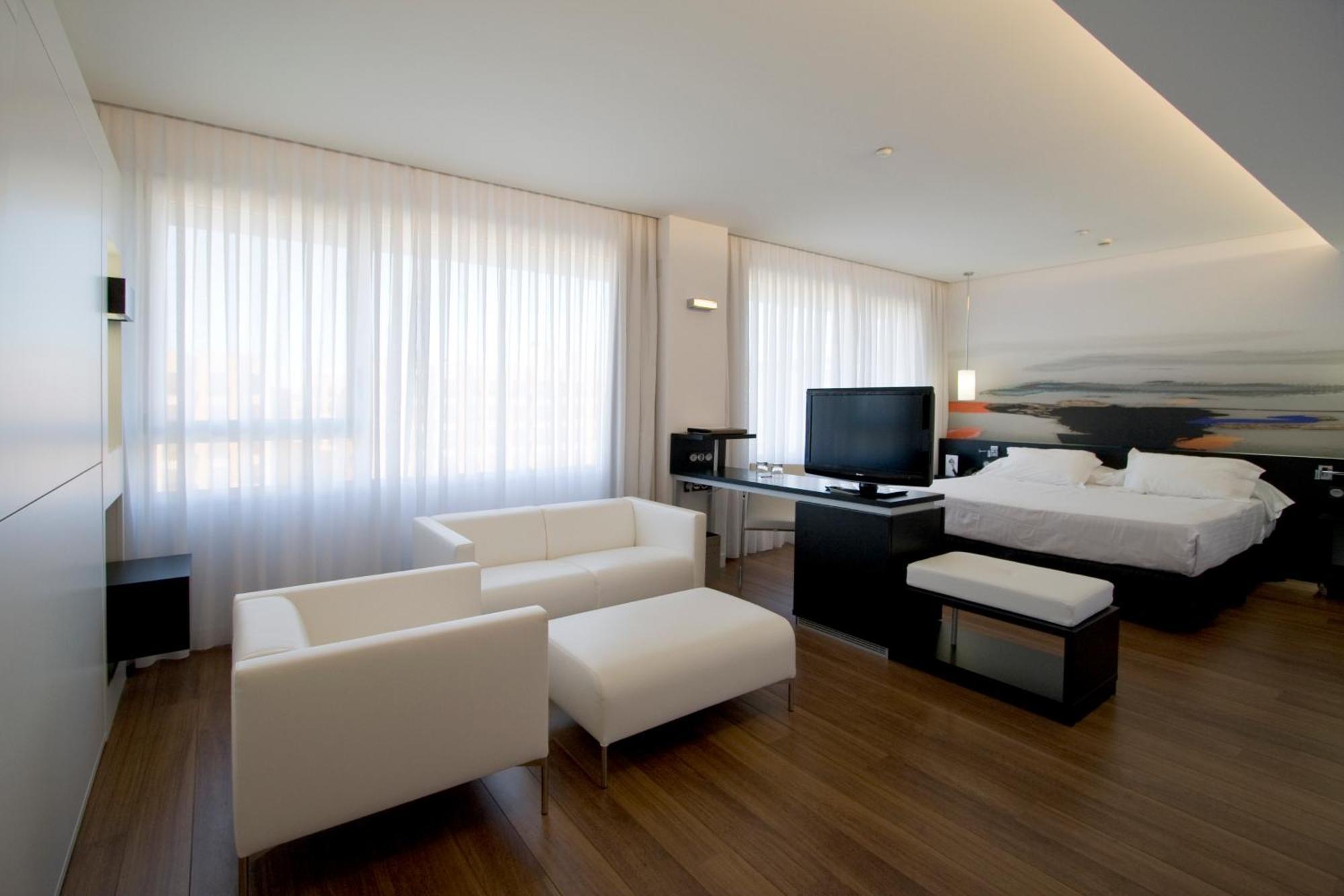 Familiy Room airport shuttle