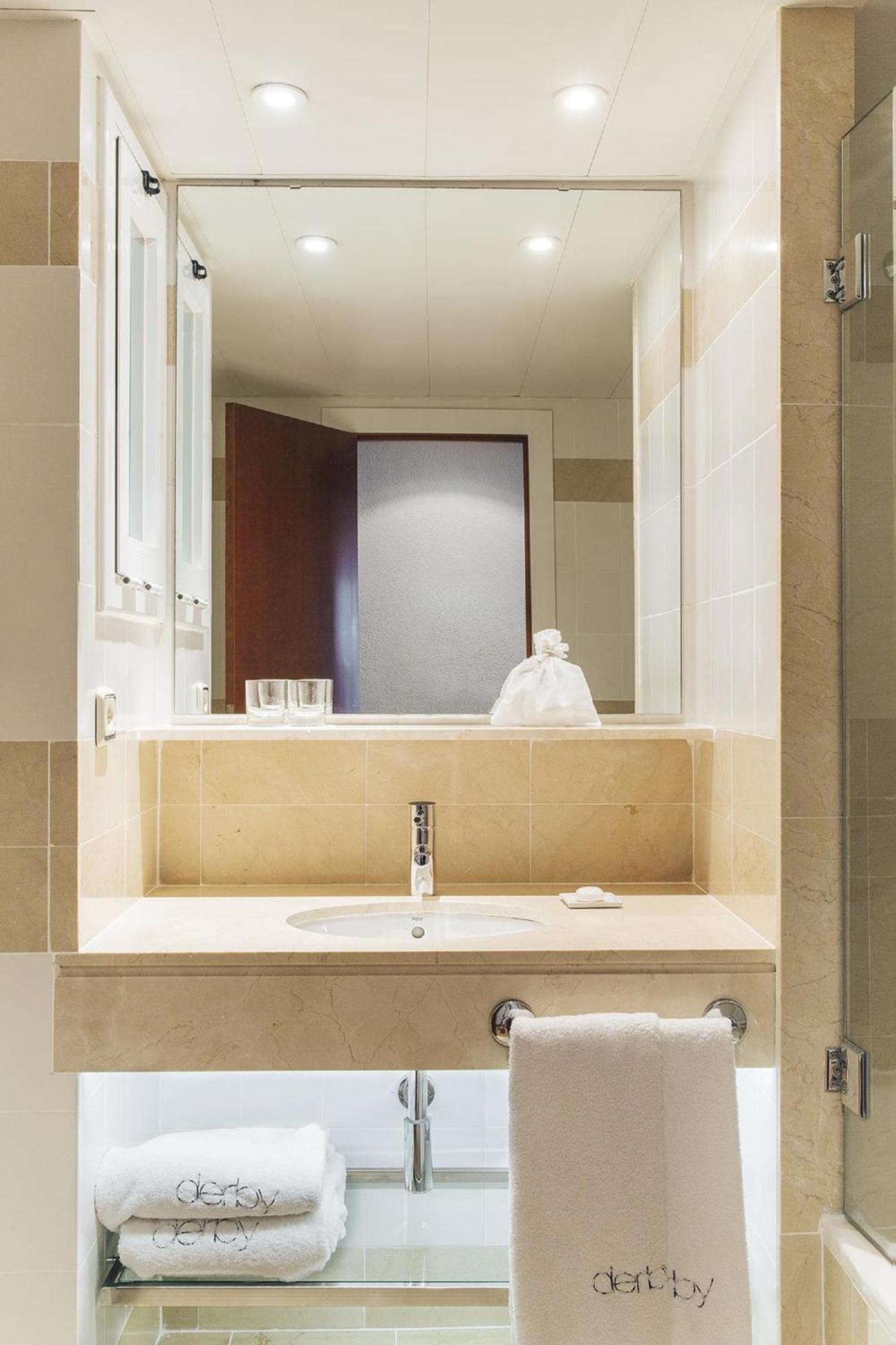 Junior Suite,1473031213:JPEG