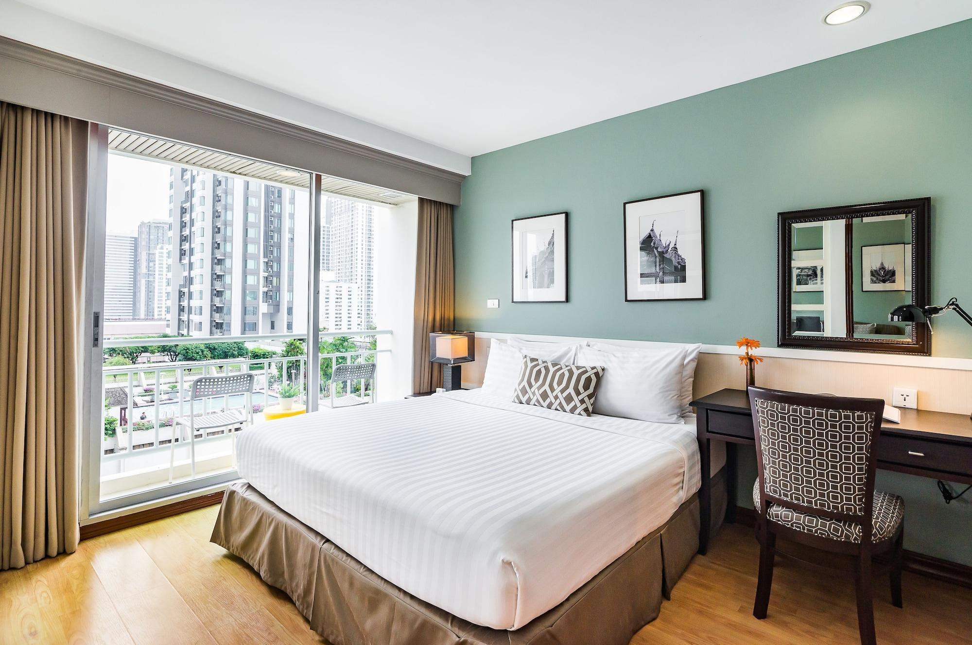 One-Bedroom Suite Pool View