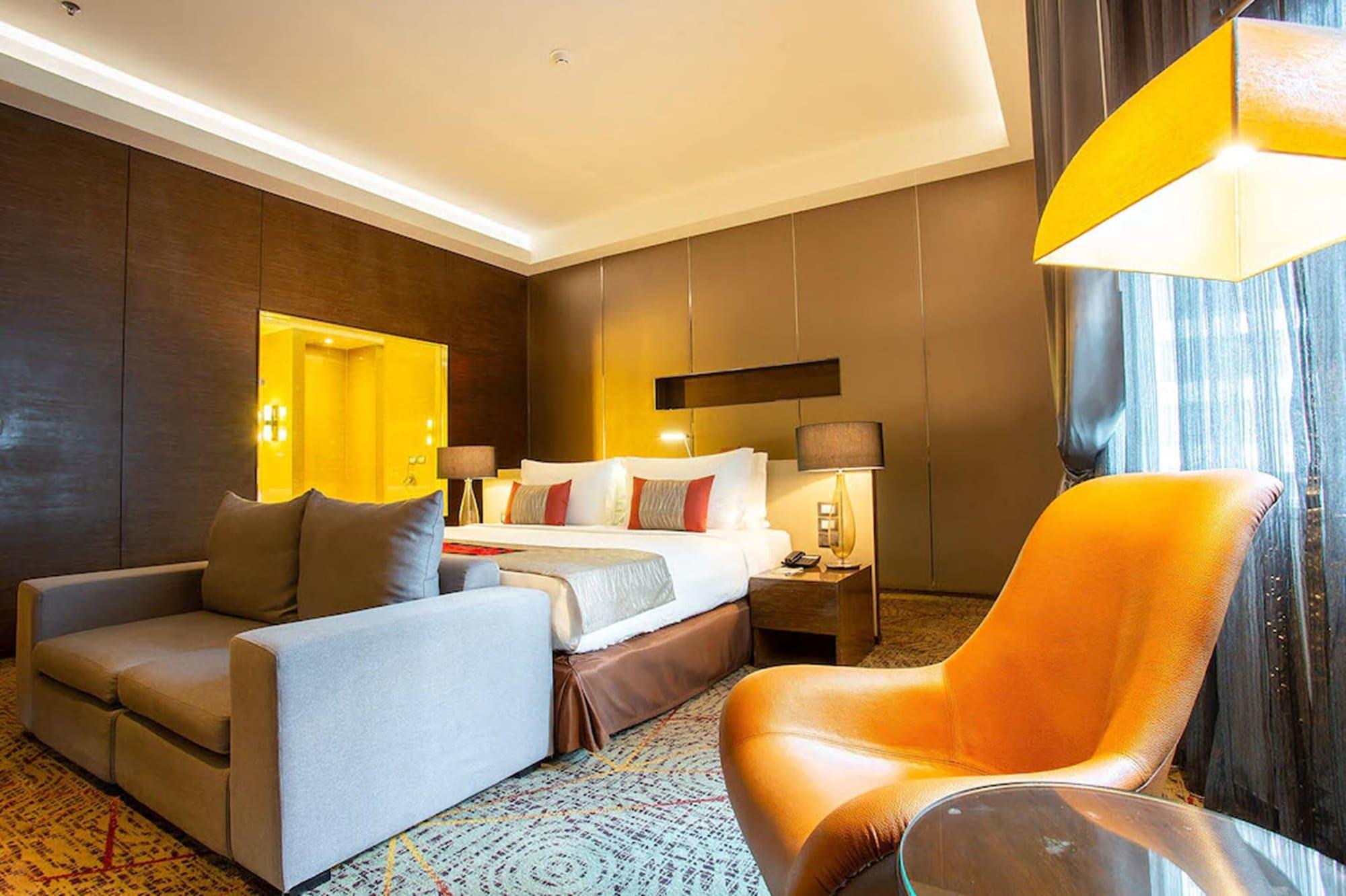 Honeymoon Suite