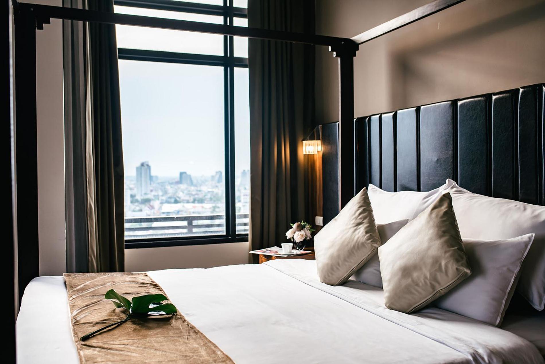 Corner Suite River View